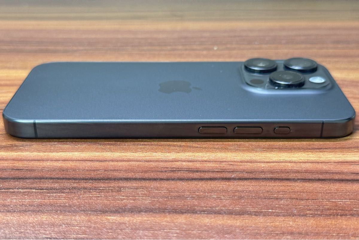 iPhone15 ブラック 256GB SIMフリー 美品